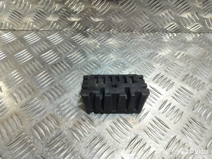 Опора домкрата передняя правая Audi Q7 4L