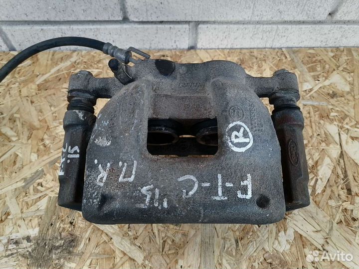 Ford Tourne Transit Custom Суппорт передний правый