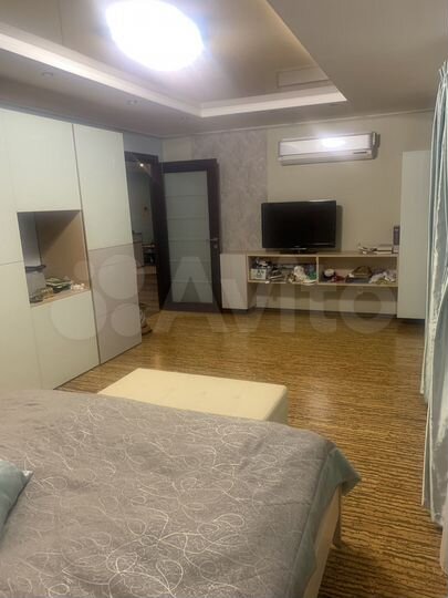 4-к. квартира, 120 м², 4/9 эт.