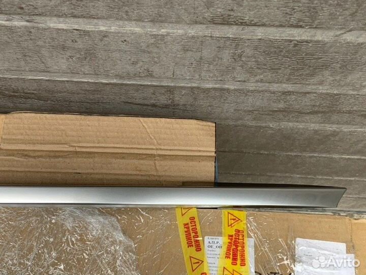 Накладка двери багажника Hyundai Santa Fe