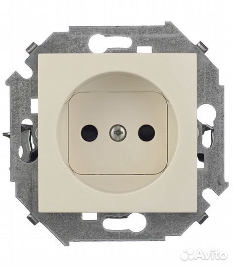 Розетка 1591444-031 скрытая установка слоновая кос