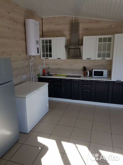 Домики у реки