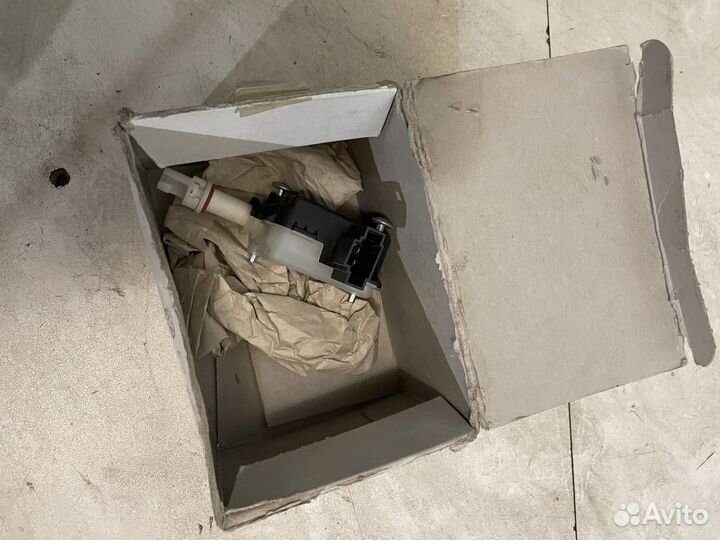 Сервопривод лючка бензобака VAG