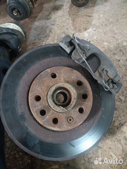 Ступица передняя правая Opel Vectra универсал