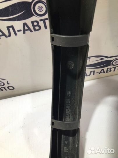 Накладка багажника W204