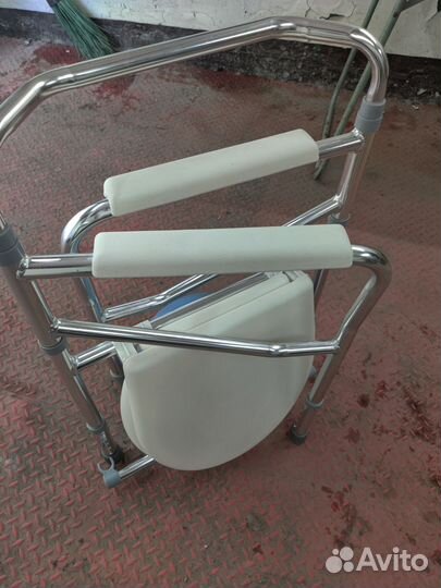 Кресло-туалет для пожилых людей