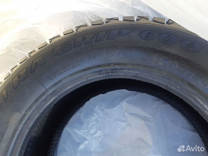 Goodyear Ultragrip 600 215/65 R16 98T