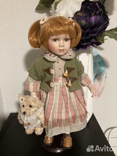 Интерьерная фарфоровая кукла