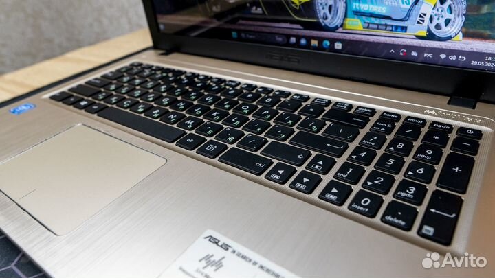 Свежий ноутбук Asus на SSD