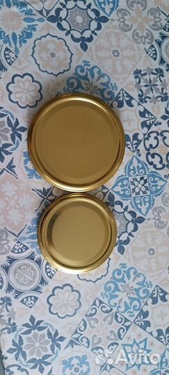 Банка с крышкой