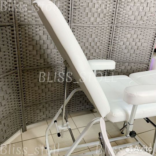 Кушетка косметологическая. Новая
