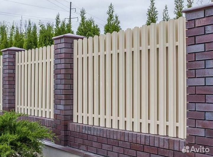 Забор из евроштакетника профессионально быстро