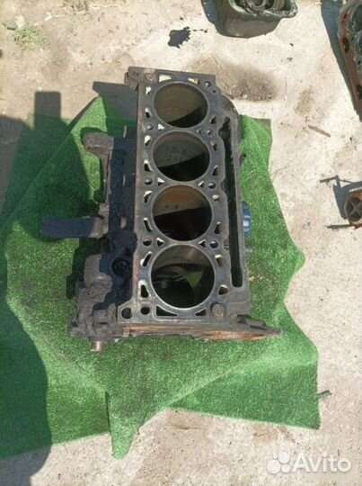 Блок цилиндров Renault Laguna 1995