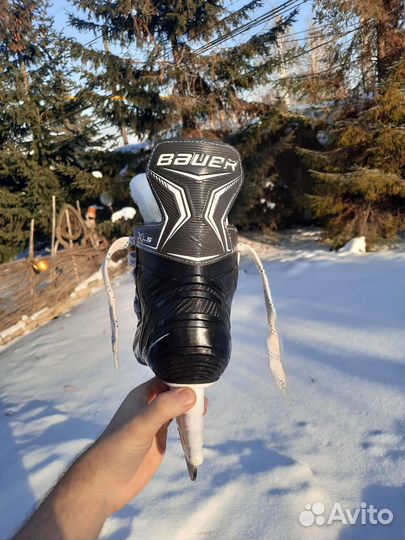 Хоккейные коньки bauer