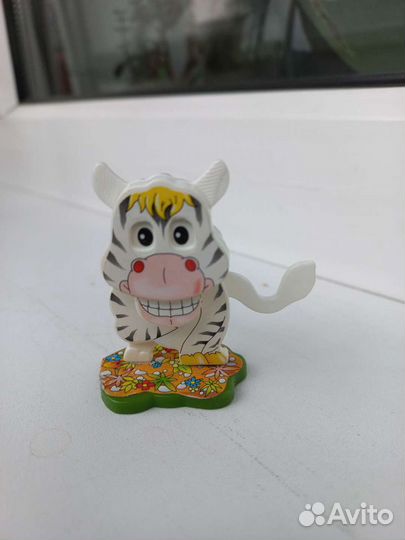 Коллекционная игрушка из киндер сюрприза