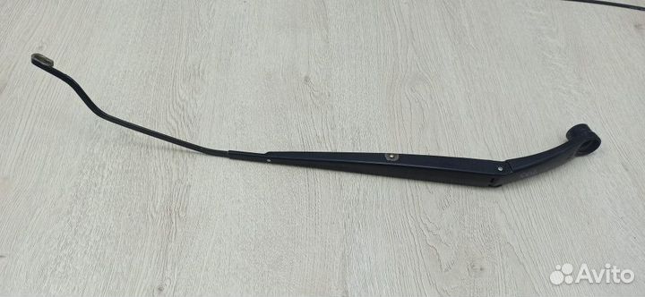 Поводок дворника Держатель щетки hyundai solaris Л