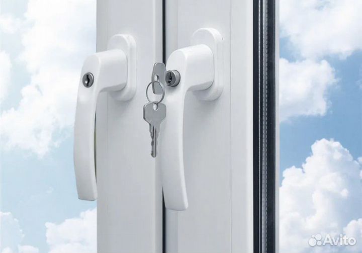 Детский замок на пластиковые окна