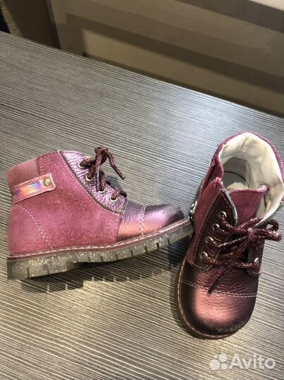 Продам обувь для девочки