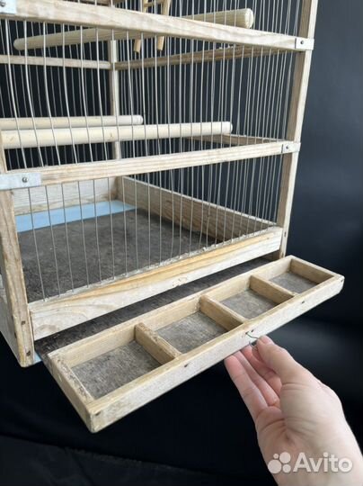 Клетка для птиц из дерева
