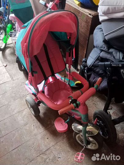 Трехколесный велосипед с ручкой