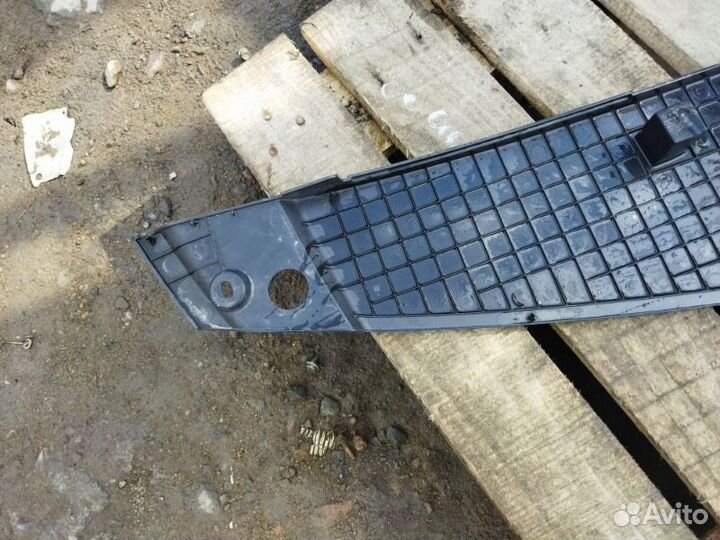 Декоративная крышка двс передняя правая Lexus