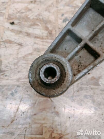 Опора двигателя задняя Chevrolet Lacetti