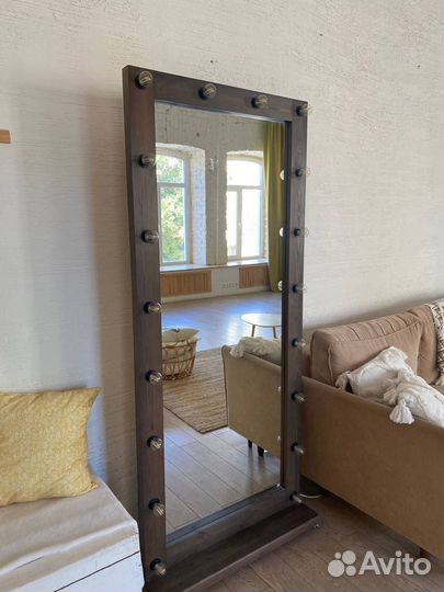 Зеркало напольное