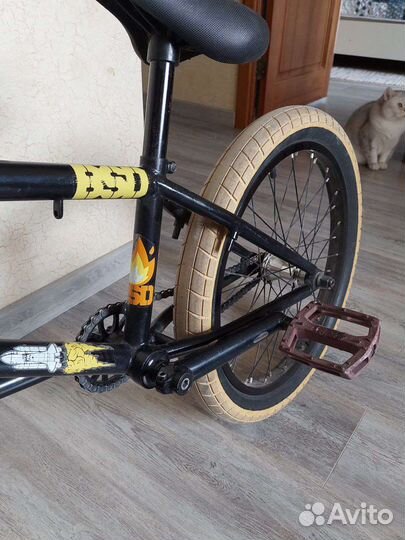 Трюковой велосипед BMX