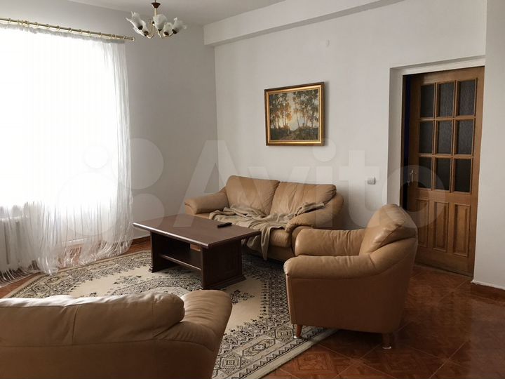3-к. квартира, 120 м², 3/8 эт.