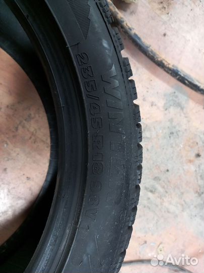 Tigar Winter 235/45 R18
