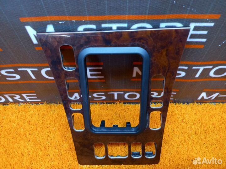 Накладка центральной консоли Mercedes-Benz E-Class