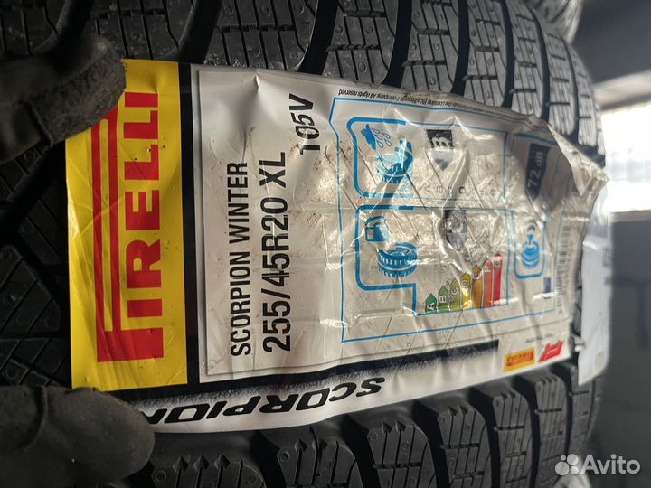 Pirelli Scorpion Winter 255/45 R20 105V