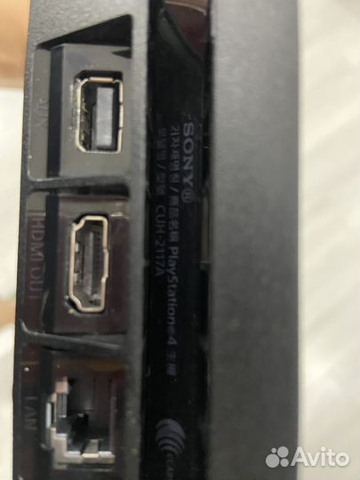 PS4 slim 500gb. 2 диска + 2 игры. 1 геймпад