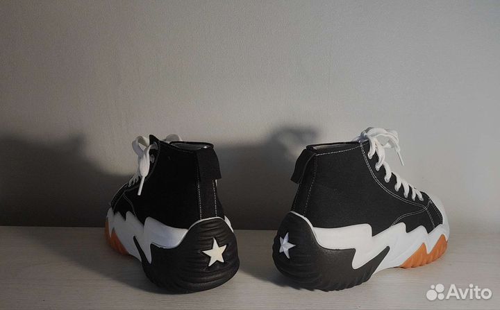 Converse run star motion hi black