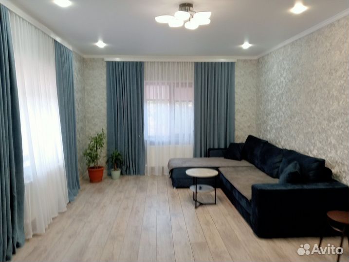 Большой угловой диван