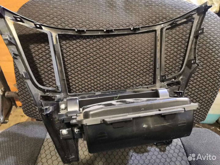 Подаётся атомагнитола на subaru legasy outback