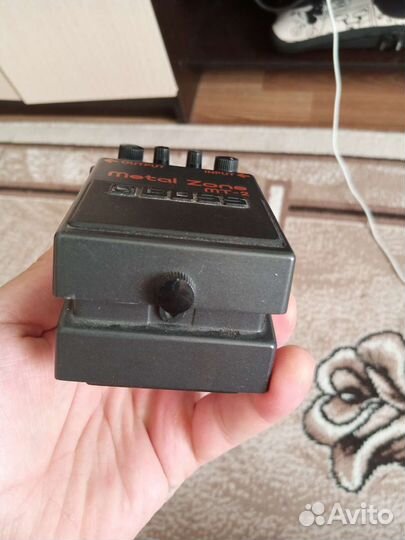 Boss metal zone MT 2