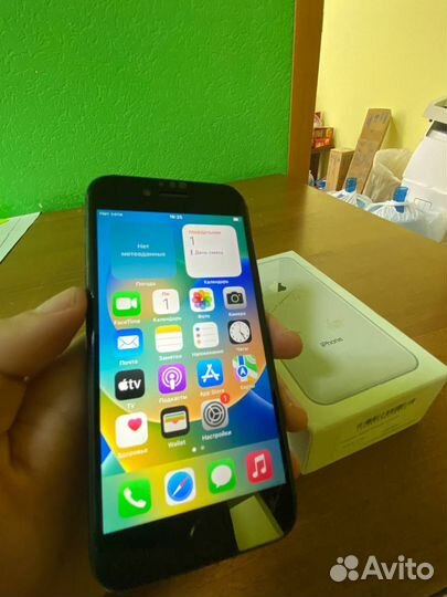 iPhone 8, 64 ГБ