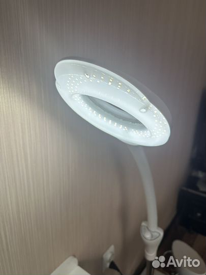 Лампа лупа для косметолога