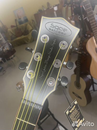 Акустическая гитара