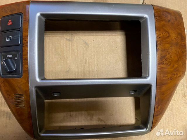 Nissan Patrol Y61 накладка центральная консоль