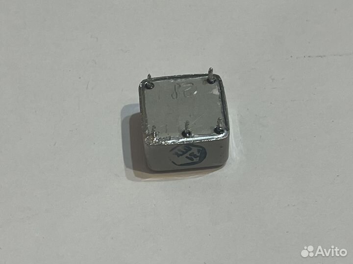 Генератор кварцевый М 32012в