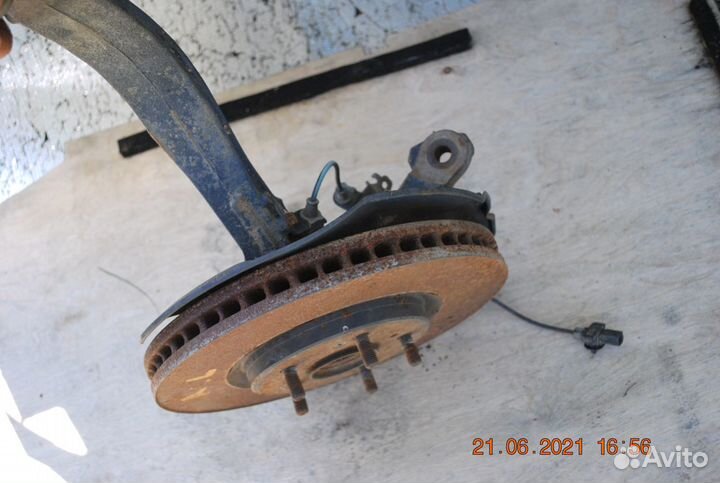 Поворотный кулак Honda Accord 8 08-13