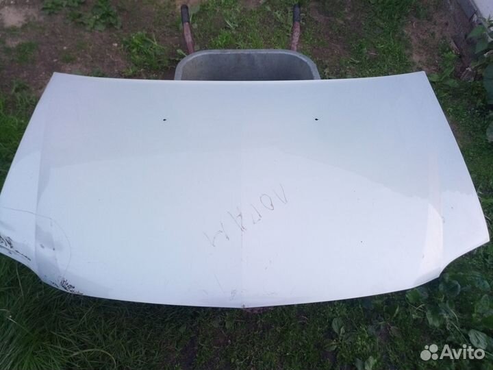 Капот на renault logan