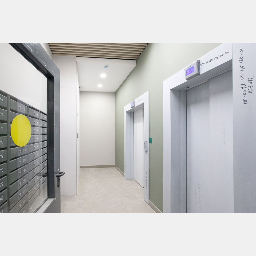 2-к. квартира, 59,5 м², 2/12 эт.
