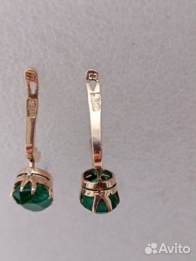 Антикварные золотые серьги с изумрудом