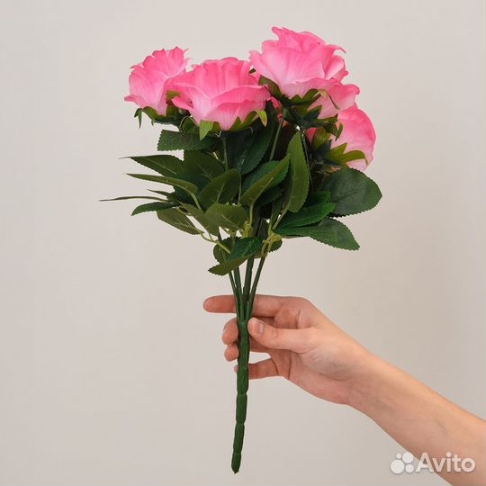 Искусственный букет цветов из 14 голов розы