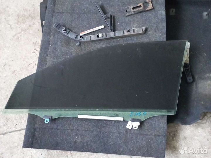 Стекло двери Toyota Corolla 150 2008