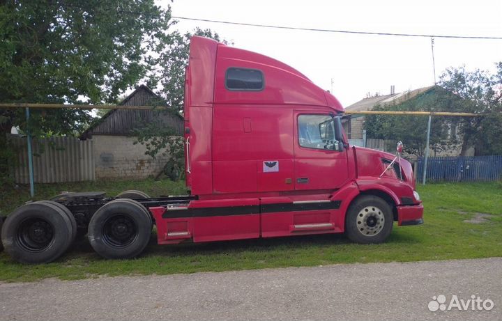 Volvo VNL, 2003