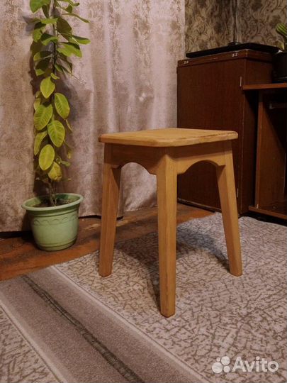Табурет деревянный для кухни/ дома / дачи